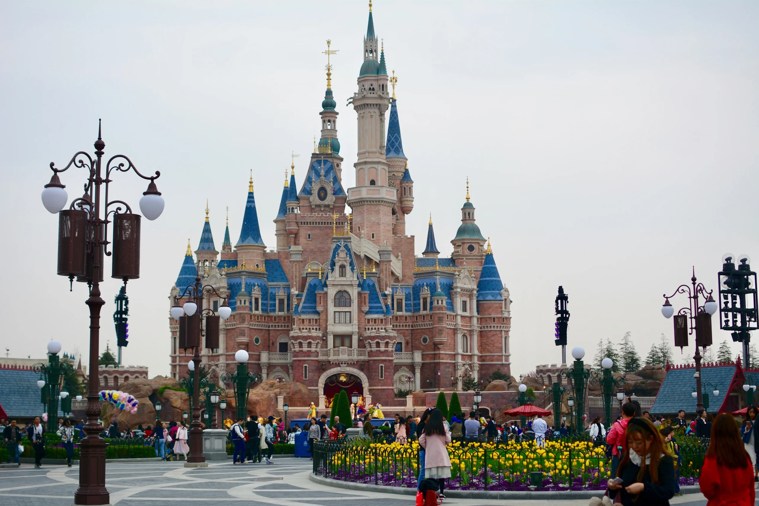 Destinasi Wisata Disneyland Di Seluruh Dunia