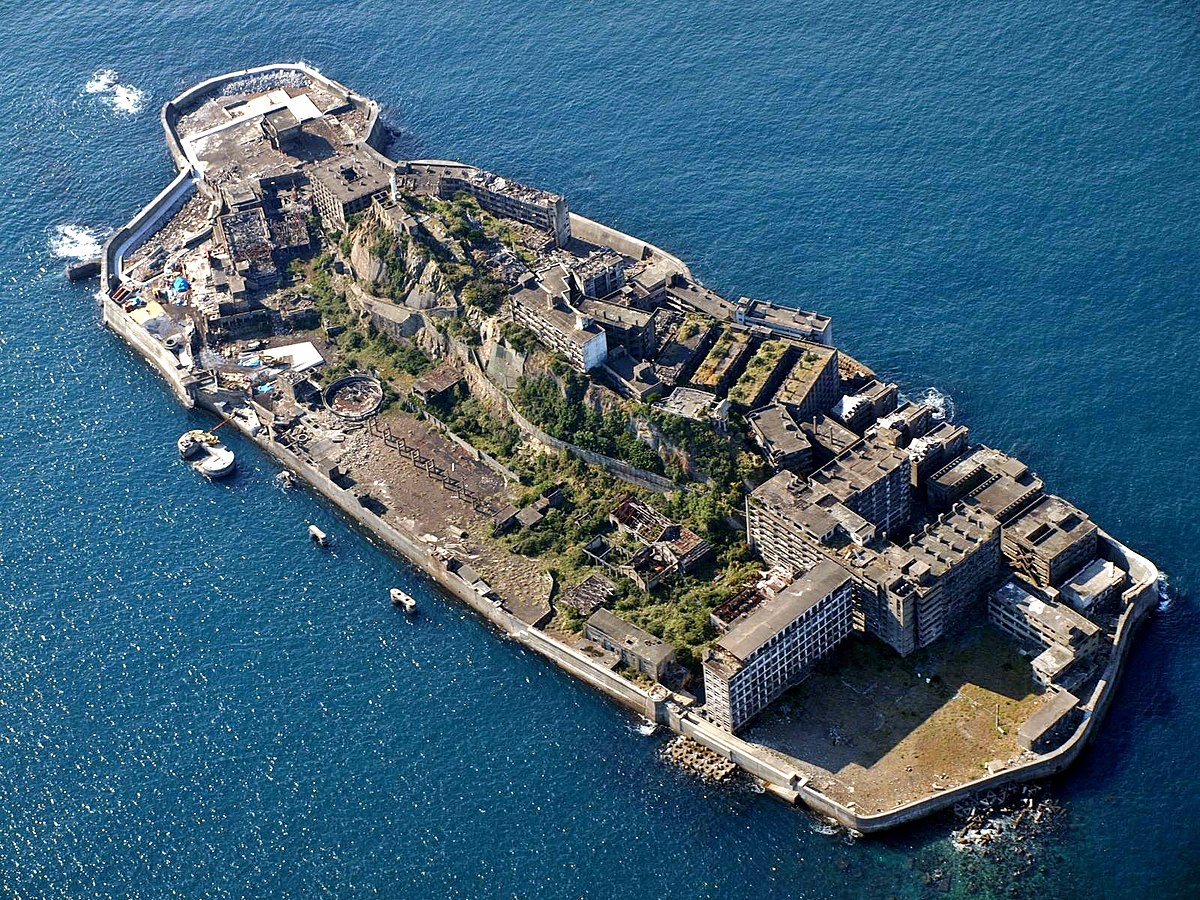 Hashima Island Sebuah Kota Berbentuk Kapal Yang Terabaikan