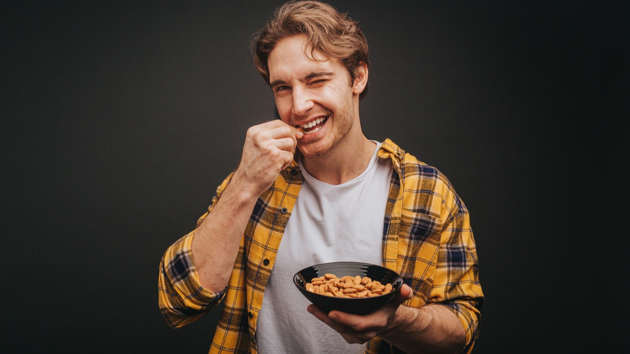 Konsumsi Kacang Almond Bisa Membuat Wajah Lebih Muda