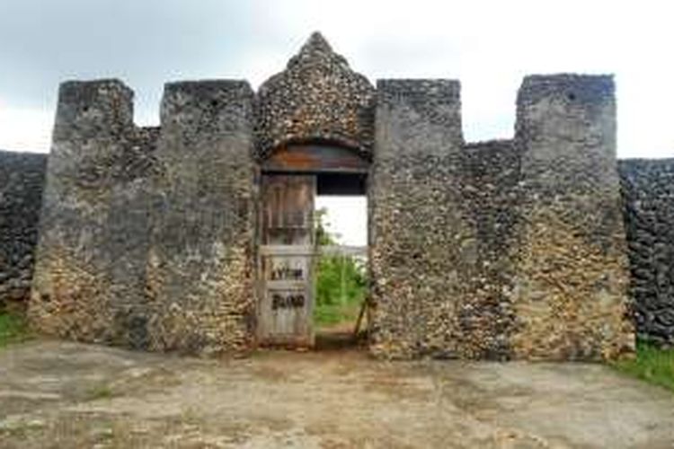 Mempunyai Sebuah Benteng Pertahanan Saat Perang