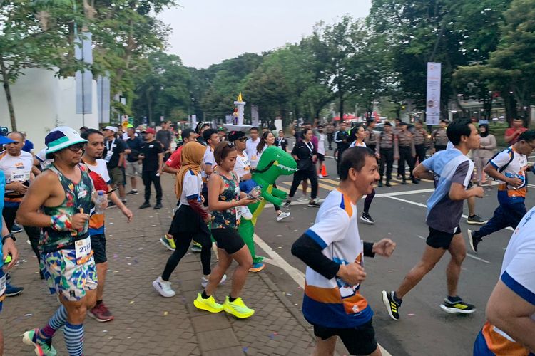 Run The City Jakarta, Antusiasme Pelari Menuju LPS Monas