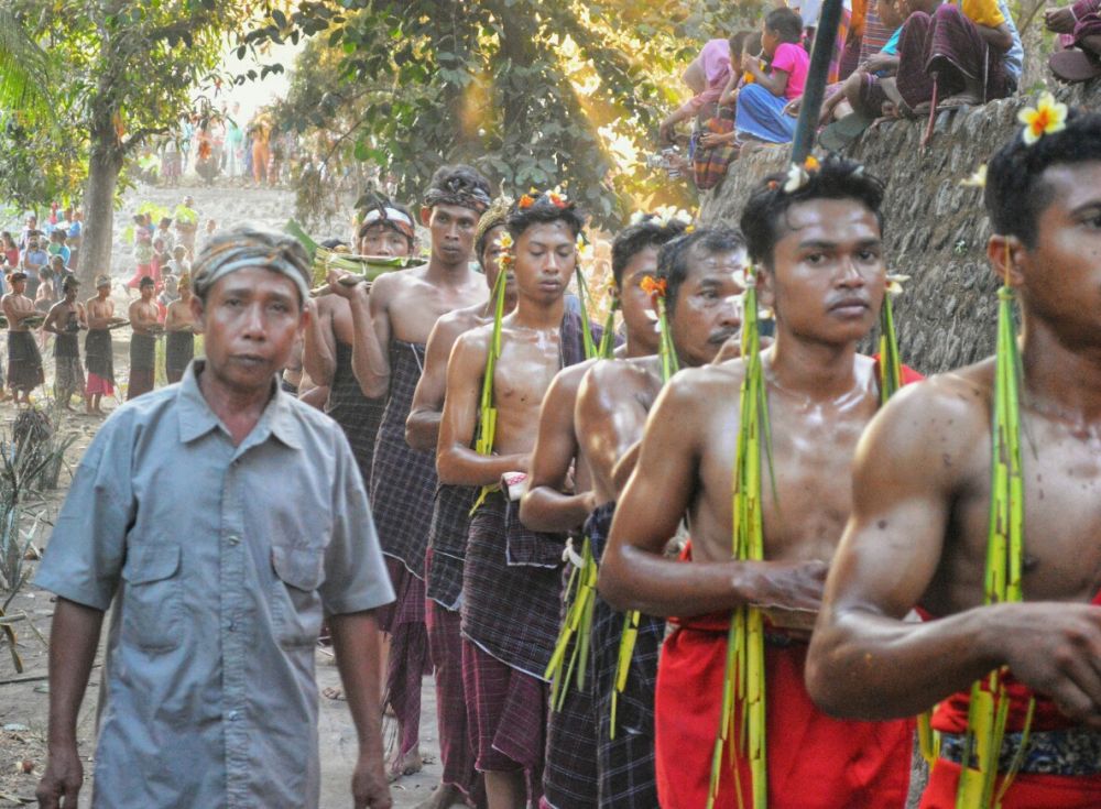 Suku Unik Di Indonesia Yang Masih Ada Hingga Saat Ini