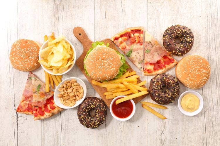 Sering Di Konsumsi, 5 Bahaya Junk Food Bagi Kesehatan