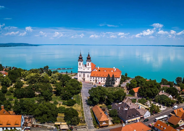 Destinasi Lake Balaton Sangat Mempesona Di Sekitar Danaunya