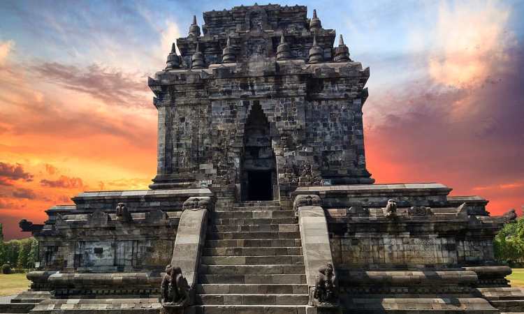 Bangunan Candi Mendut