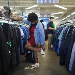 Bisnis Thrifting Semakin Populer Di Kalangan Masyarakat