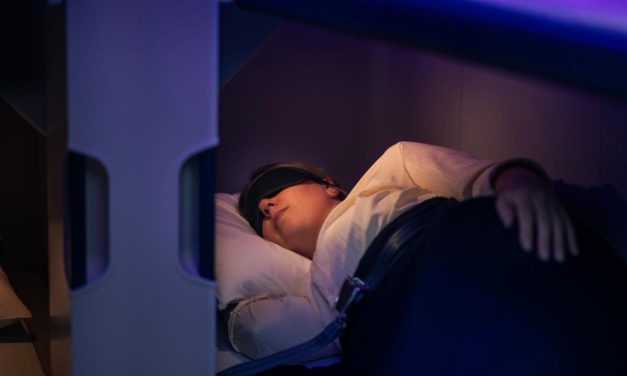 Pesawat Dengan Ranjang Susun Kelas Ekonomi, Bisa Tidur