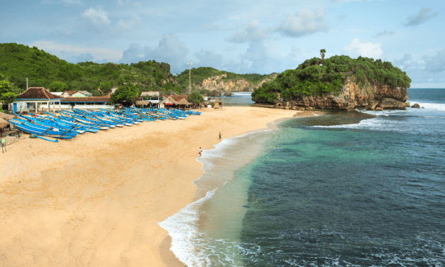 Pantai Drini, Keindahan Tersembunyi Di Selatan Yogyakarta