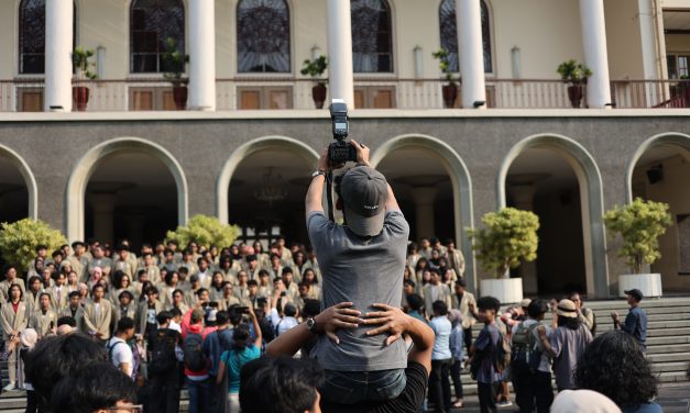 Mahasiswa Nommensen Demo di DPRD Sumut, Tuntut Evaluasi MBG