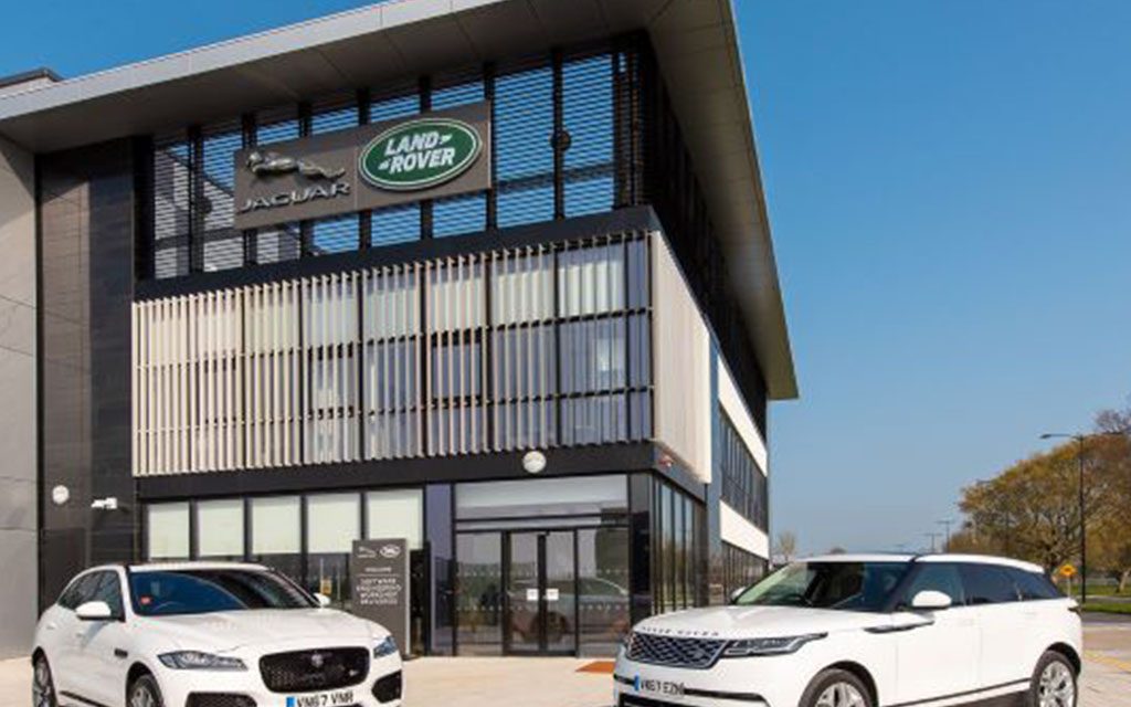 Perusahaan Land Rover Terus Kembangkan Teknologi Canggih