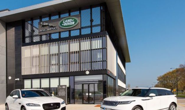 Perusahaan Land Rover Terus Kembangkan Teknologi Canggih