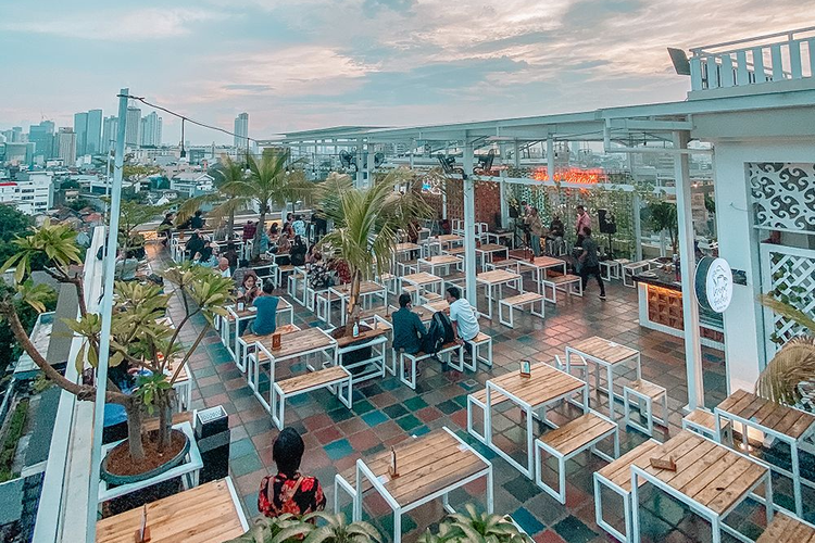 Roof Top Dapat Menjadi Daya Tarik Sebuah Coffee Shop