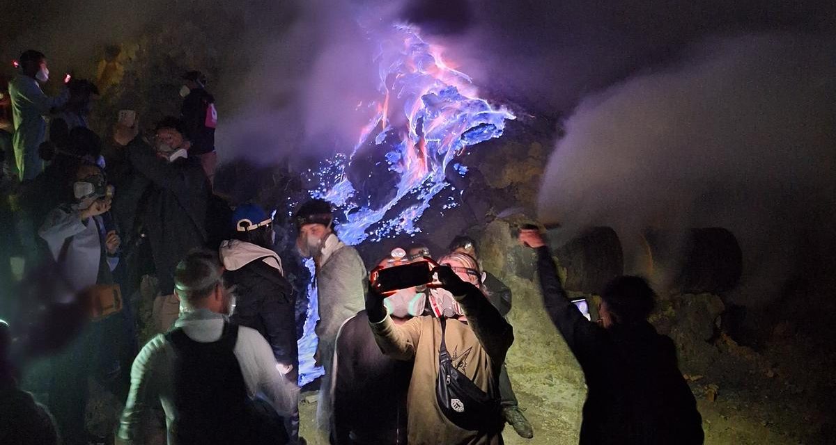 Fenomena Blue Fire Di Kawah Ijen, Menarik Untuk Di Bahas!