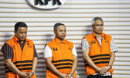 Gubernur Riau Nonaktif Abdul Wahid dan Dua Anak Buahnya