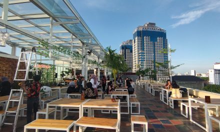 Roof Top Pada Coffee Shop Selalu Menjadi Daya Tarik Anak Muda