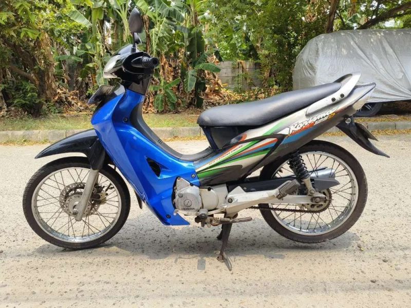 Motor Kharisma