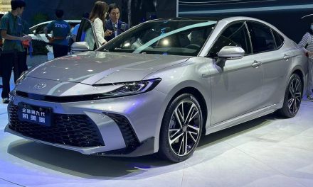Toyota Camry Punya Desain Elegan Dan Sporty