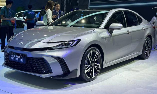 Toyota Camry Punya Desain Elegan Dan Sporty