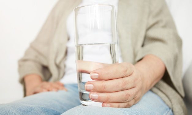 Kebanyakan Minum Air Berpengaruh pada Ginjal, Ini Kata Ahli Gizi
