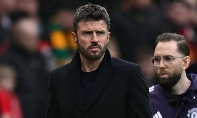 Bruno dan Carrick Saling Menyalahkan Usai MU Kalah dari Como
